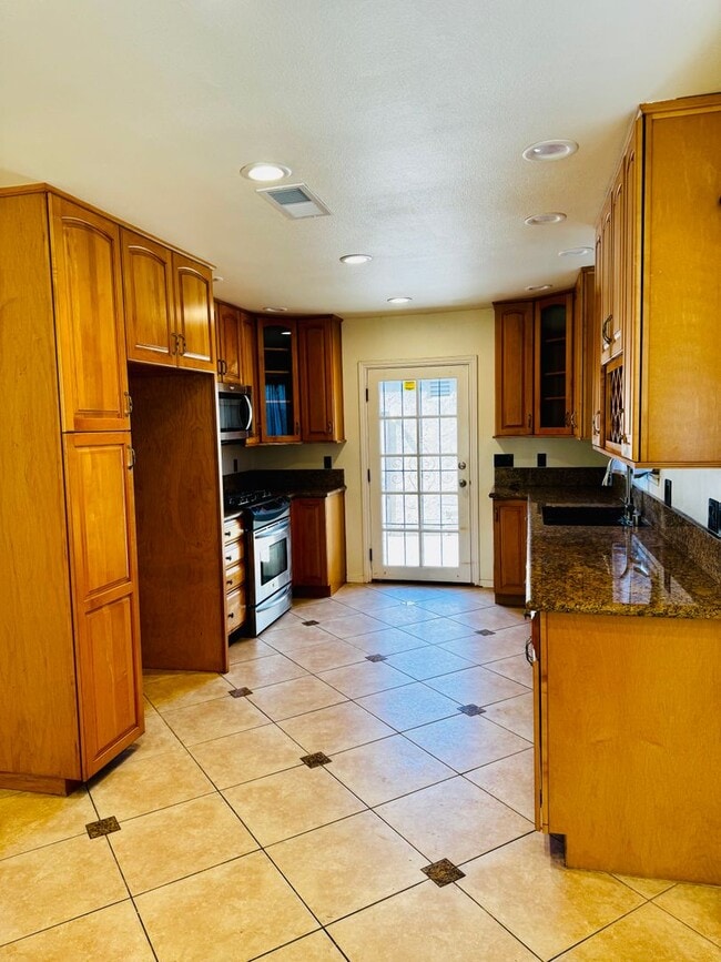5246 Salisbury Cir in La Palma, CA - Building Photo - Building Photo