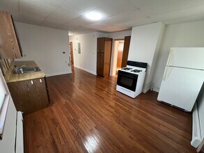 18 Washburn St, Unit 3 in Boston, MA - Building Photo - Building Photo