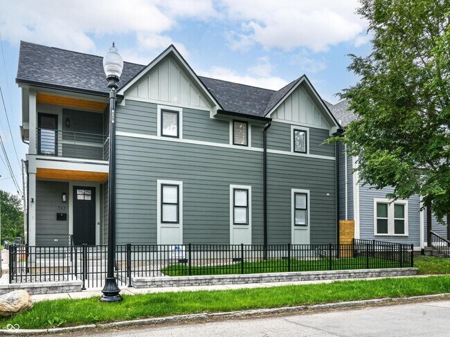property at 717 E 27th St