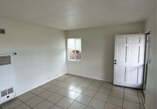 3171 Luna Ave, Unit 3171 in San Diego, CA - Foto de edificio - Building Photo