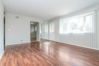 800 Kenmar Dr in Loveland, OH - Building Photo - Building Photo