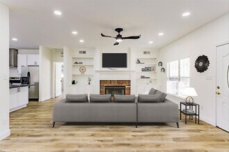 1306 Lakeside Dr in Southlake, TX - Foto de edificio - Building Photo