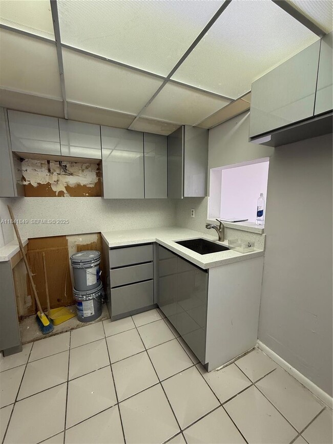 6820 W Flagler St in Miami, FL - Building Photo - Building Photo