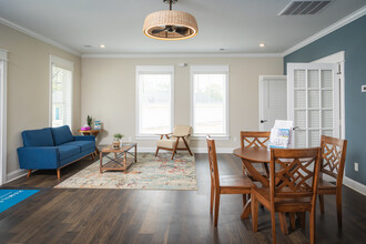 Hamilton Villas in Chattanooga, TN - Building Photo - Interior Photo