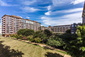 Harbour Square in Washington, DC - Building Photo - Building Photo