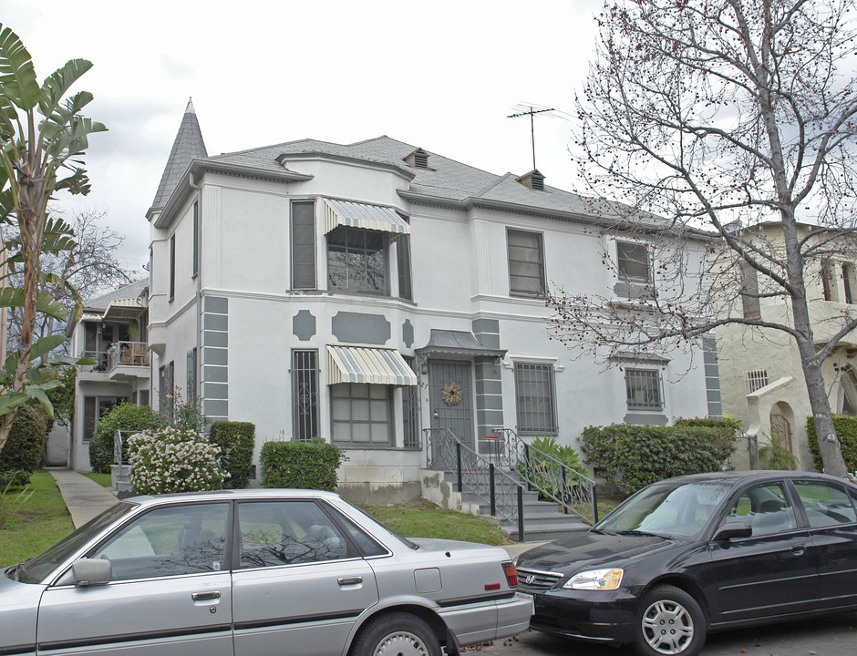 427 N Orange Grove Ave in Los Angeles, CA - Building Photo