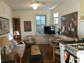 1310 Hinman Ave, Unit 2r in Evanston, IL - Building Photo - Building Photo
