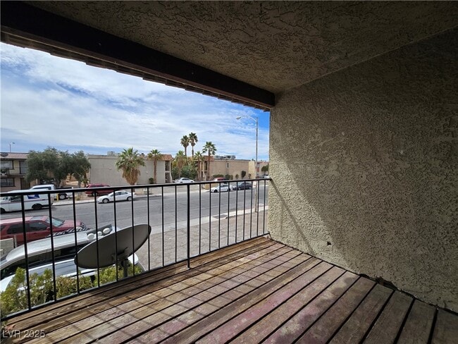 property at 5340 Retablo Ave