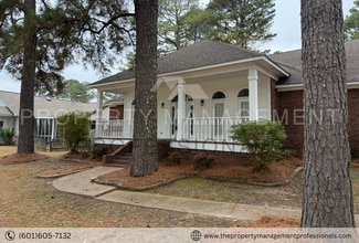 600 Bay Pointe Ln in Brandon, MS - Foto de edificio - Building Photo