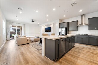 110 Ibiza Lk Dr in Henderson, NV - Building Photo - Building Photo