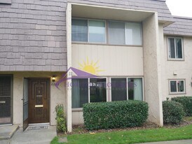 6009 Casa Alegre in Carmichael, CA - Building Photo