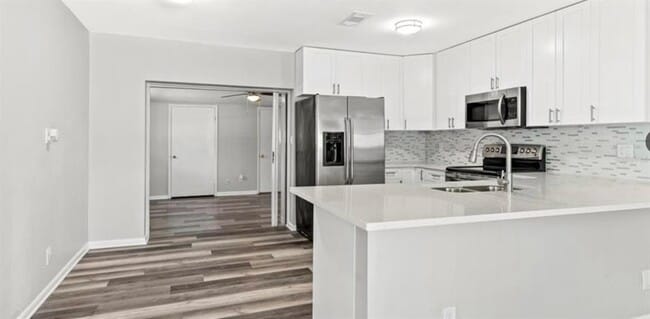 4426 W Wisconsin Ave in Tampa, FL - Foto de edificio - Building Photo