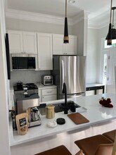 702 Tattnall St-Unit -A in Savannah, GA - Foto de edificio - Building Photo