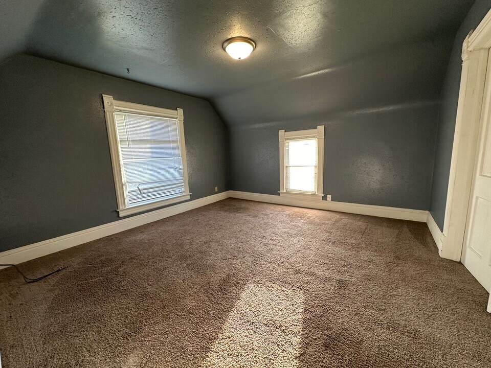 1238 5th Ave N, Unit 1238 1/2 5th Ave North in Fort Dodge, IA - Building Photo