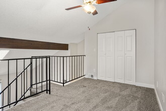 Hilltop View Apartments in Denver, CO - Foto de edificio - Building Photo