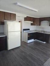 250 Douglas Ave E in Hector, MN - Building Photo - Building Photo