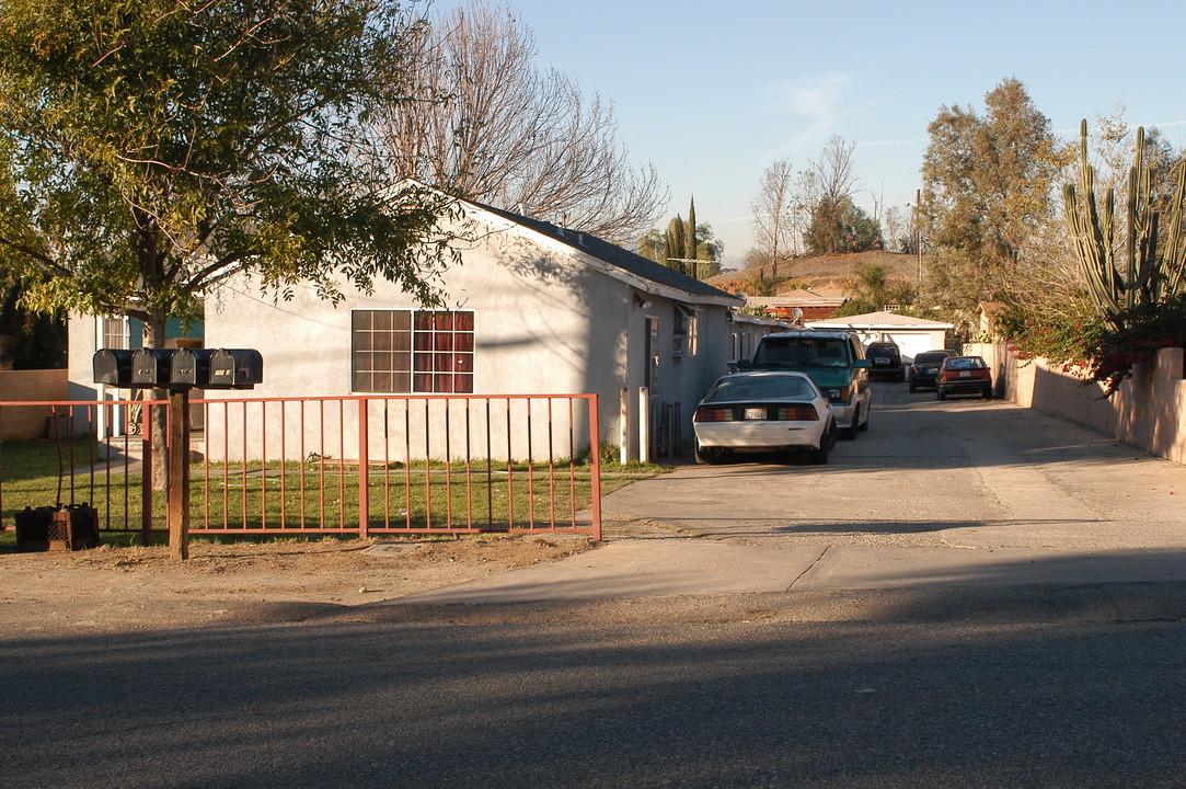 10543-49 Campbell Ave in Riverside, CA - Foto de edificio