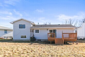 12242 Kuehl Cir in Omaha, NE - Building Photo - Building Photo