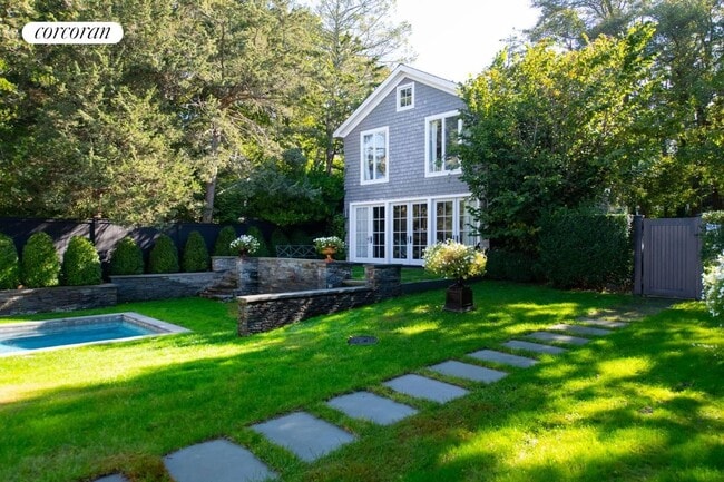 property at 13 Norton Pl