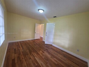 1 N Melrose Dr in Miami Springs, FL - Building Photo - Building Photo