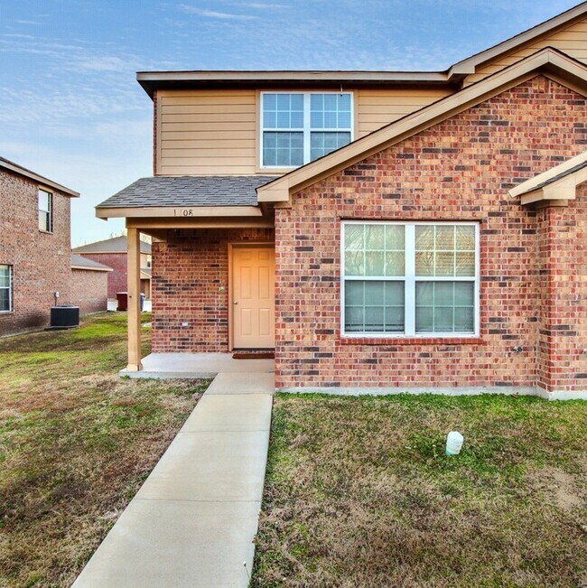 property at 1708 S Waco St