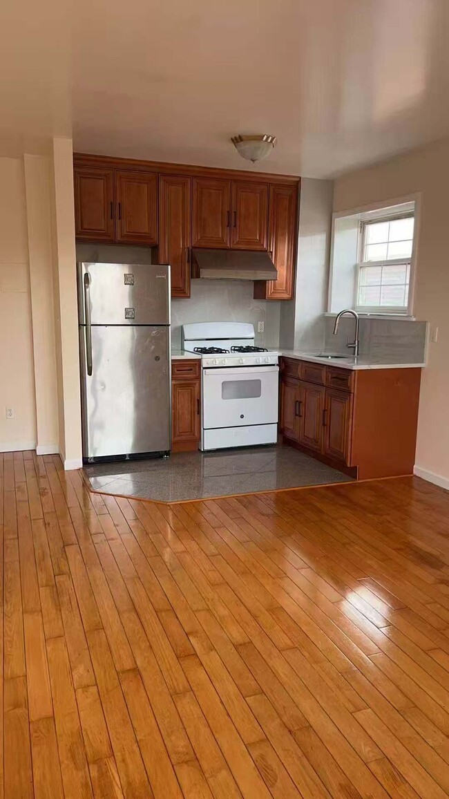 1418 117th St, Unit apartment for rent
