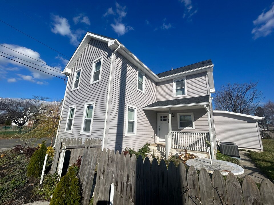 95 7th Ave-Unit -1 in Long Branch, NJ - Foto de edificio