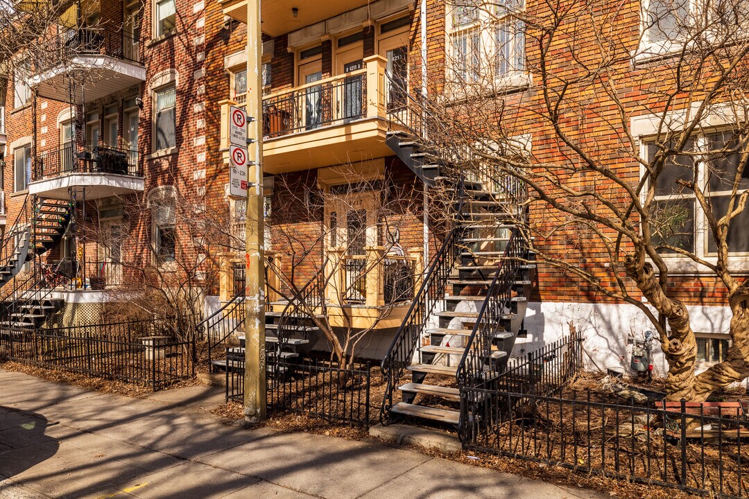 4213-4217 Chapleau St in Montréal, QC - Building Photo