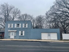 227 E Pomfret St in Carlisle, PA - Building Photo