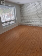 32 Wellesbourne Crescent in Toronto, ON - Building Photo - Building Photo