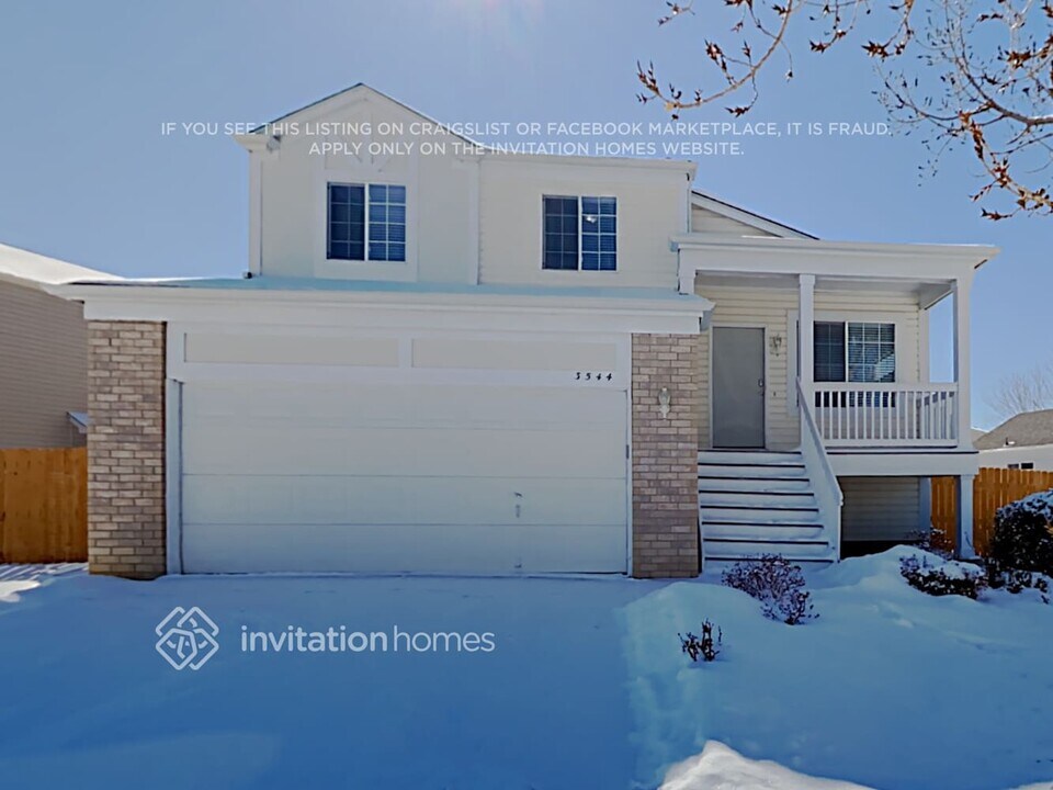 3544 S Ceylon Way in Aurora, CO - Building Photo