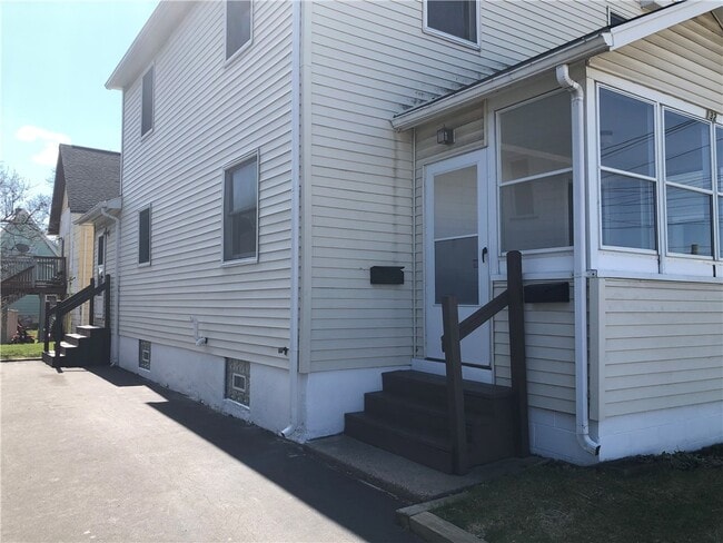 132 E Maple Ave in East Rochester, NY - Building Photo - Building Photo