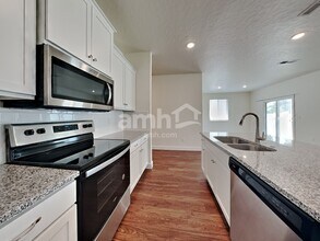 1743 N Montgomery Way in Meridian, ID - Building Photo - Building Photo