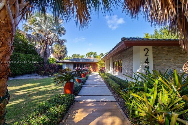 2425 Barcelona Dr in Fort Lauderdale, FL - Building Photo - Building Photo