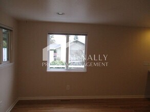 6013 Soundview Dr in Gig Harbor, WA - Building Photo - Building Photo