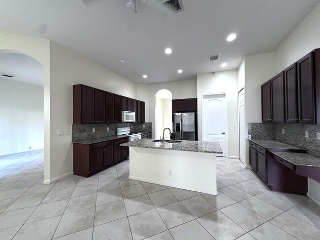 6025 NW Wolverine Rd in Port St. Lucie, FL - Building Photo - Building Photo