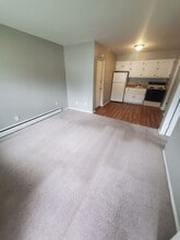 417 N Washington Ave 8 family in Waukesha, WI - Building Photo - Interior Photo