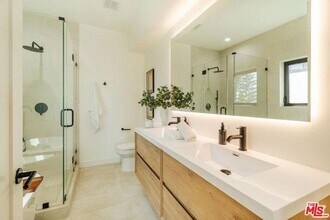 1343 S Ogden Dr in Los Angeles, CA - Building Photo - Building Photo