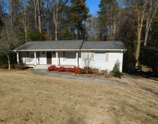 3766 Lake Dr SE in Smyrna, GA - Building Photo