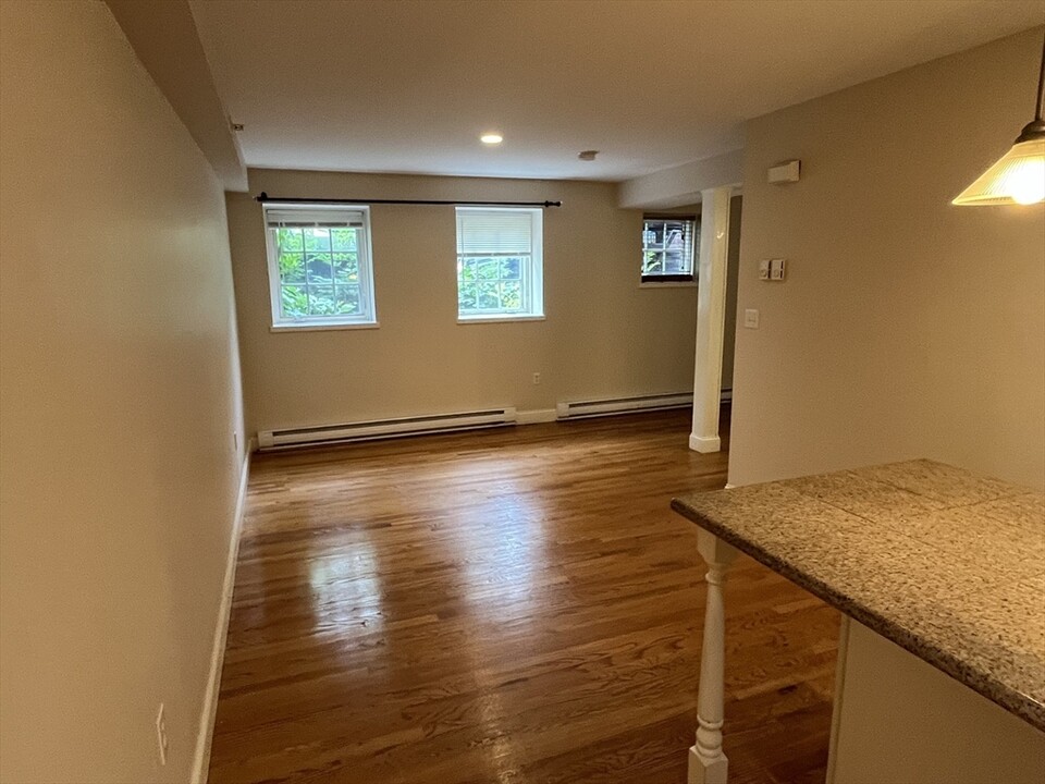 317 St Paul St in Brookline, MA - Building Photo