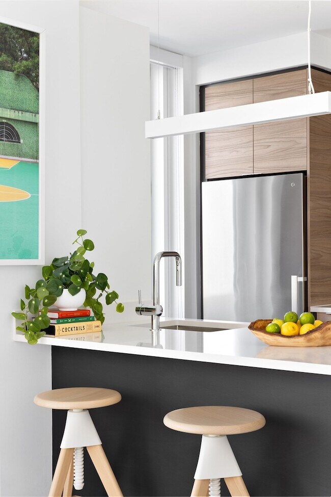 308 W 39th St in New York, NY - Building Photo - Building Photo