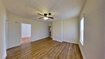 29 Glenwood Sq, Unit 29 Glenwood Sq Apt 1 in Brockton, MA - Building Photo