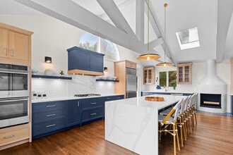 1 Harbor View Dr in Newport, RI - Building Photo - Building Photo