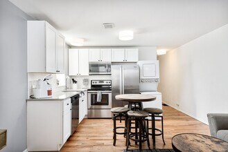 2411 Tremont Pl in Denver, CO - Building Photo - Building Photo