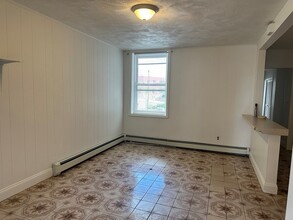 139 London St, Unit 1 in Boston, MA - Building Photo - Building Photo