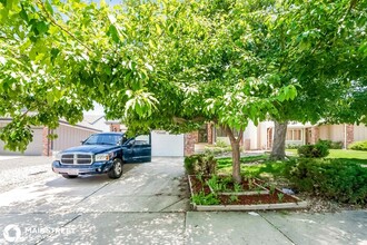 3576 S Halifax Way in Aurora, CO - Building Photo - Building Photo