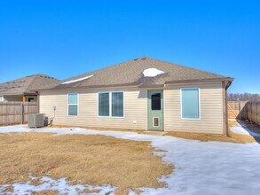 10044 SW 40th St in Mustang, OK - Building Photo - Building Photo