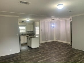 31 Lisa Ln in Greenacres, FL - Building Photo - Building Photo