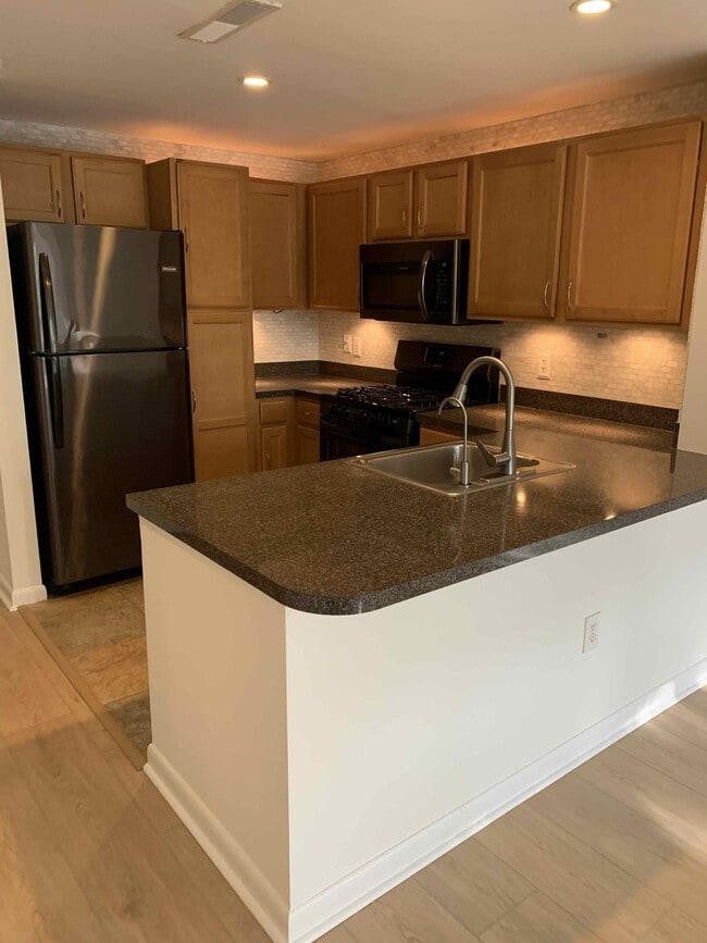 350 G St SW in Washington, DC - Building Photo - Building Photo