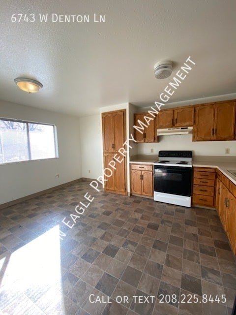 6743 W Denton Ln in Boise, ID - Building Photo - Building Photo